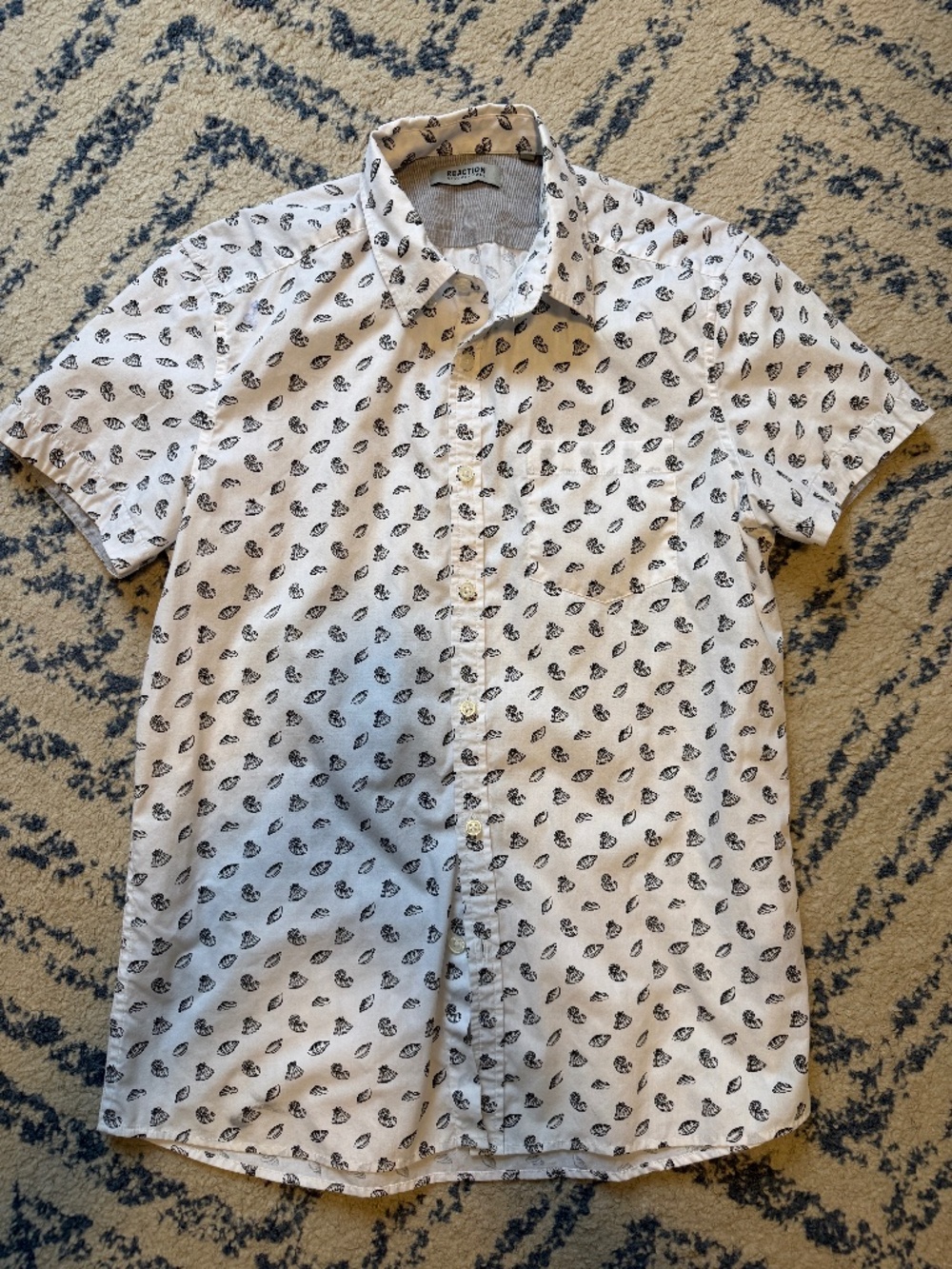Kenneth Cole Reaction Men's Seashell Print Short Sleeve Shirt Small